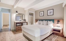 Beachfront Manor Hotel